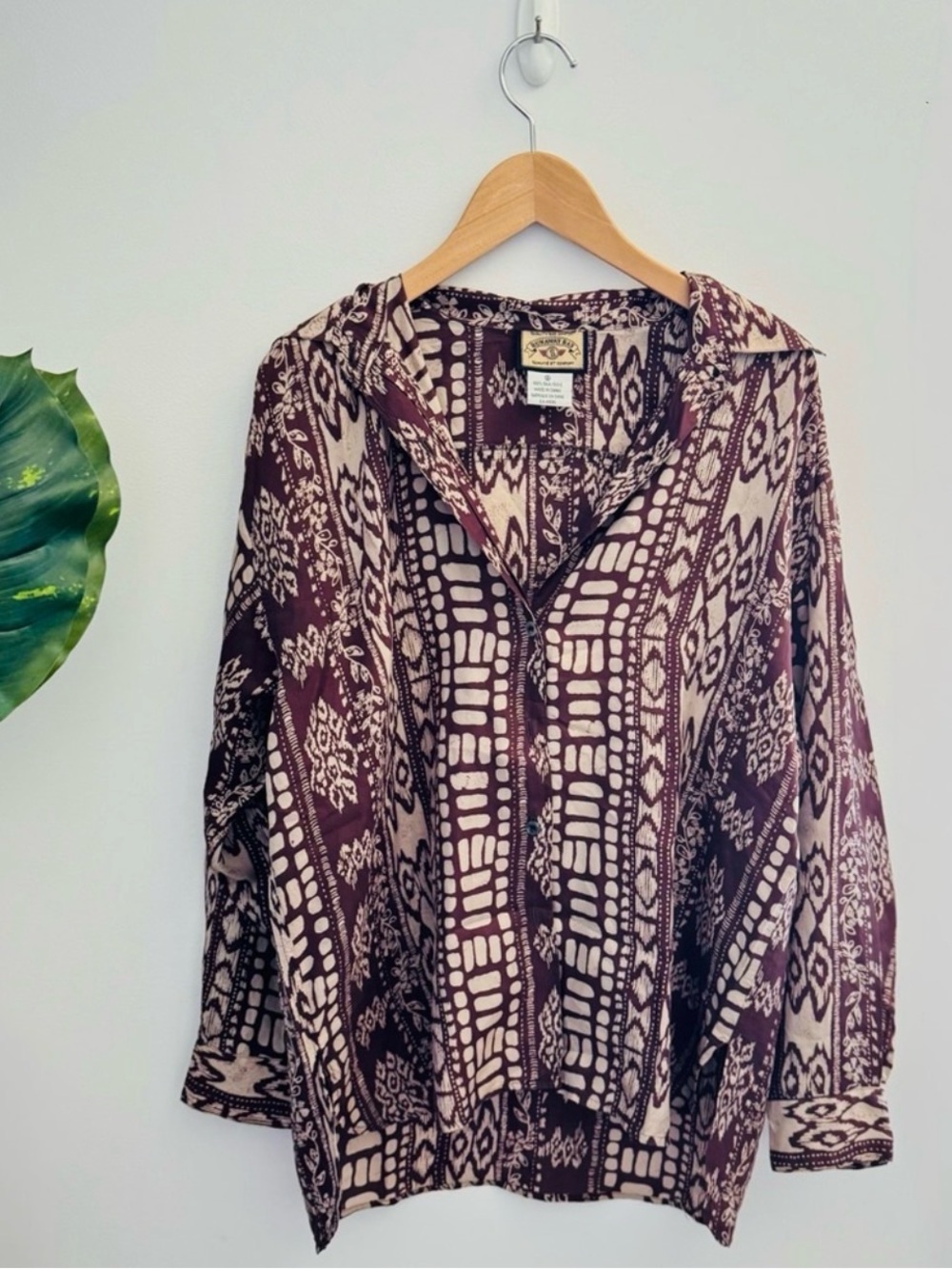RUNAWAY BAY | 100% Silk Boho Print Button Up Shirt Size Small